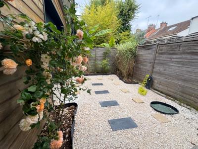 Maison - 256 m² - 7 pièces