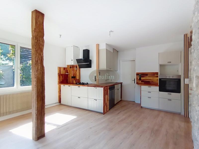 Maison - 170 m² - 7 pièces