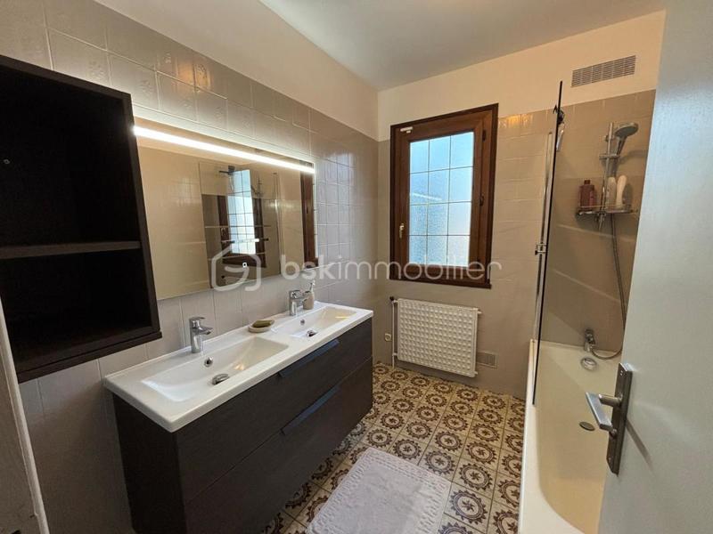 Maison traditionnelle - 108 m² - 4 pièces