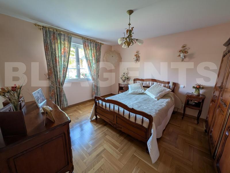 Maison traditionnelle - 176 m² - 6 pièces