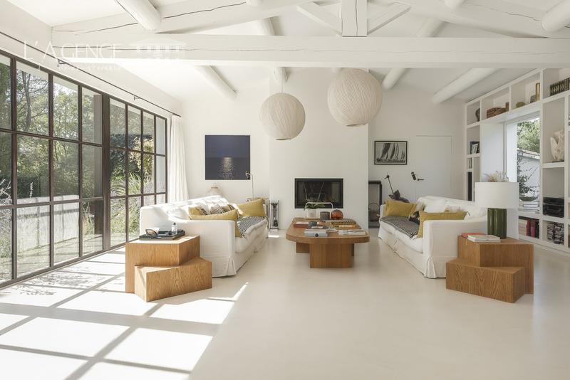 Maison - 380 m² - 9 pièces