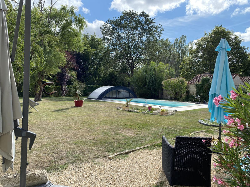 Maison - 246 m² - 7 pièces