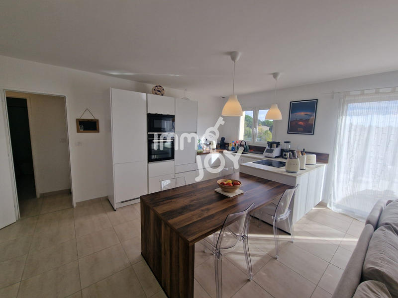 Maison - 93 m² - 4 pièces