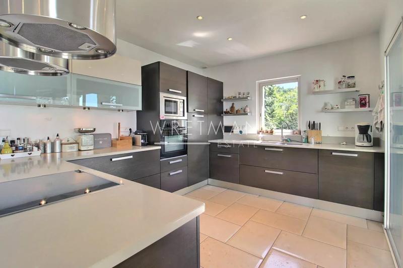 Villa - 180 m² - 5 pièces