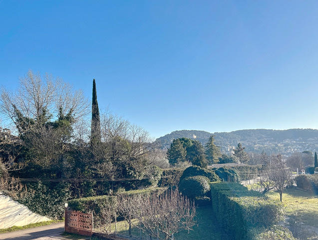 Maison - 220 m² - 9 pièces