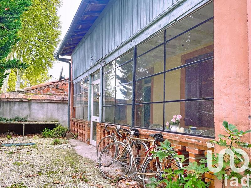 Maison - 402 m² - 12 pièces