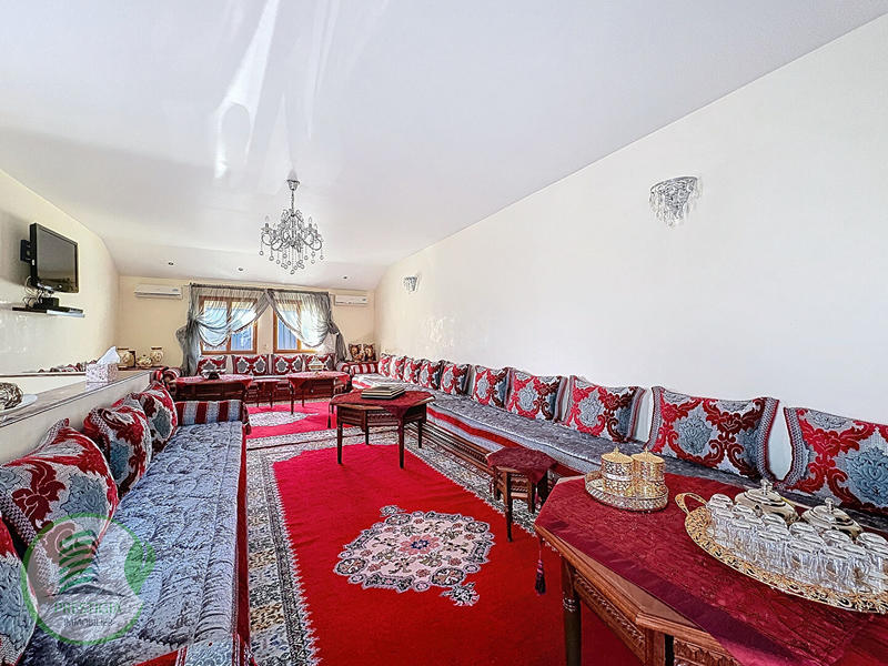 Maison - 224 m² - 9 pièces