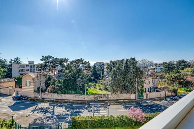 Appartement - 81 m² - 3 pièces