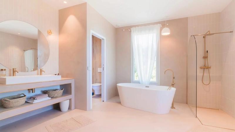 Maison - 336 m² - 12 pièces