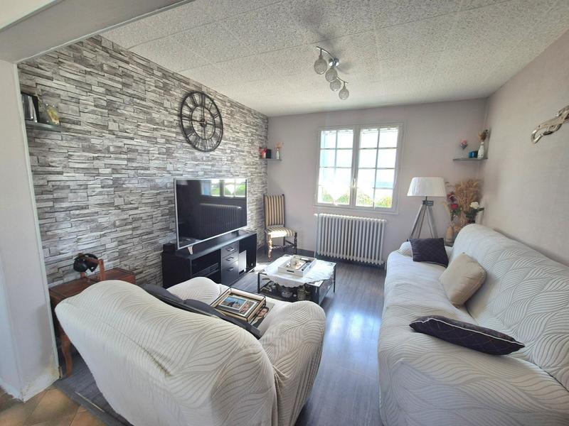 Maison - 99 m² - 6 pièces