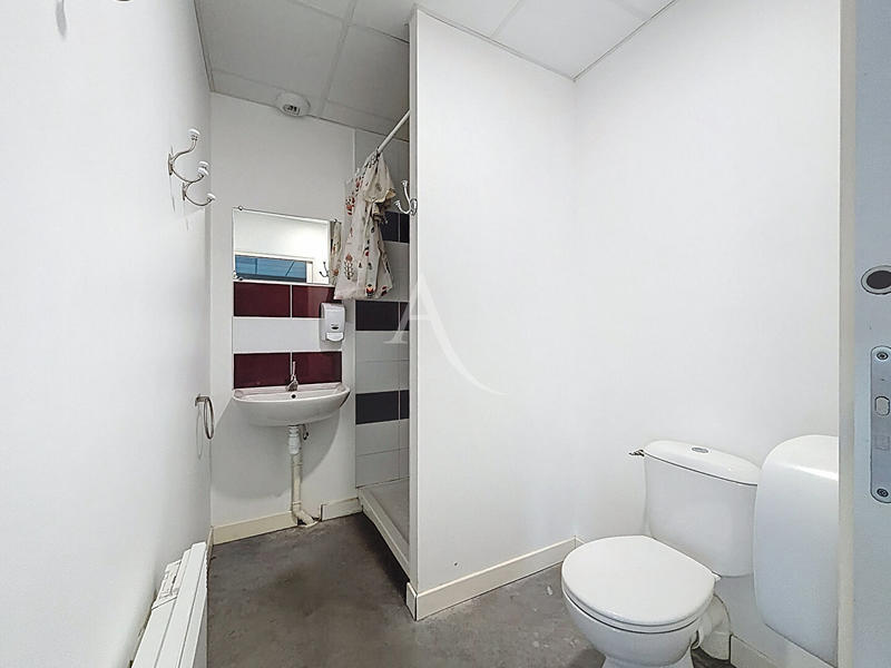 Local d'activité / Entrepôt - 800 m²