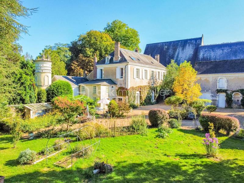 Maison - 303 m² - 10 pièces