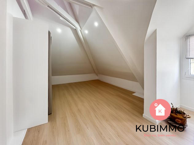 Maison - 212 m² - 8 pièces