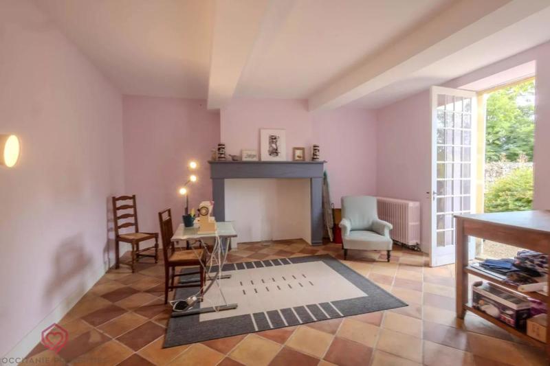 Propriété - 520 m² - 13 pièces