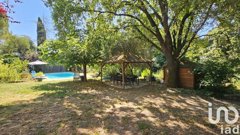 Maison - 204 m² - 6 pièces