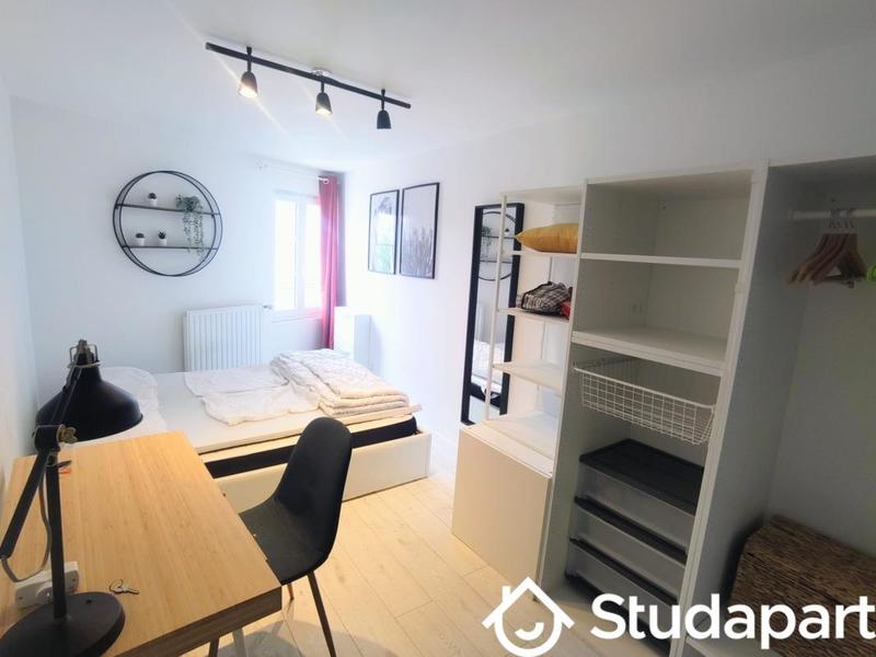 Chambre - 241 m² - 1 pièce