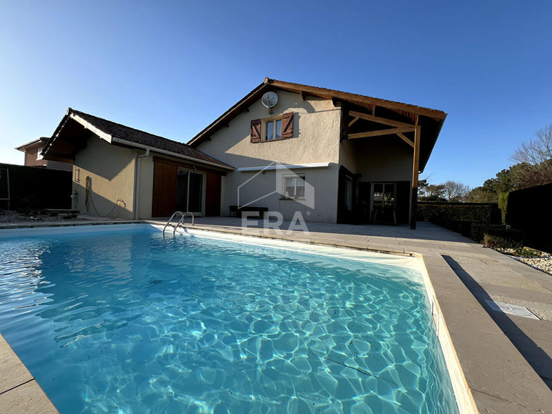 Maison - 210 m² - 7 pièces