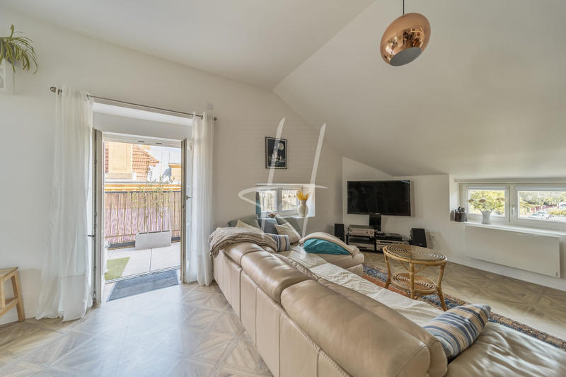 Appartement - 97 m² - 5 pièces