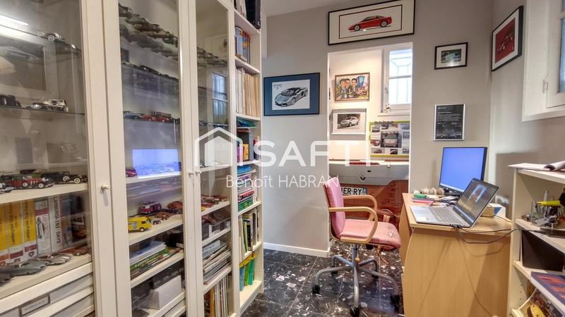 Maison - 235 m² - 8 pièces