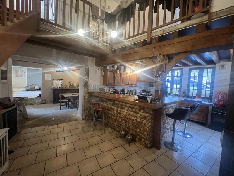 Maison - 215 m² - 7 pièces