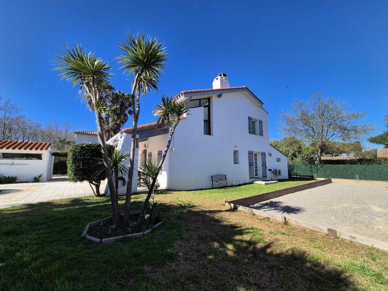 Villa - 168 m² - 6 pièces