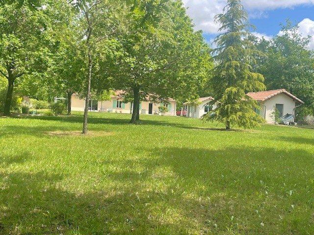 Maison - 97 m² - 5 pièces