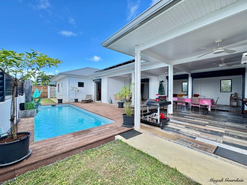 Maison - 140 m² - 5 pièces