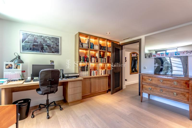 Villa - 295 m² - 5 pièces