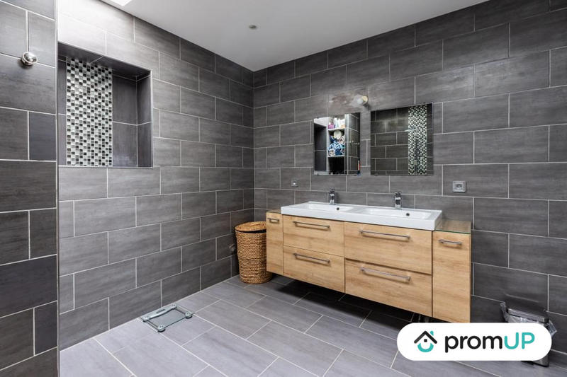 Villa - 234 m² - 7 pièces