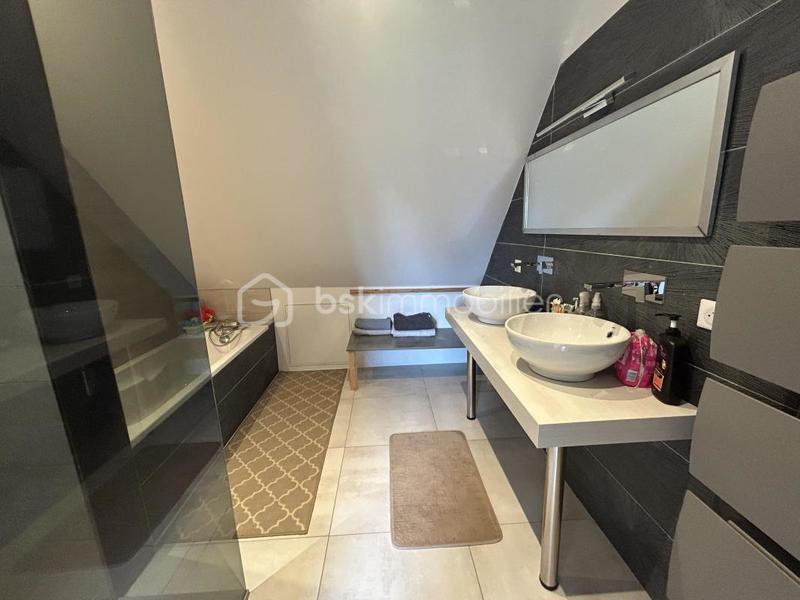 Maison - 120 m² - 4 pièces