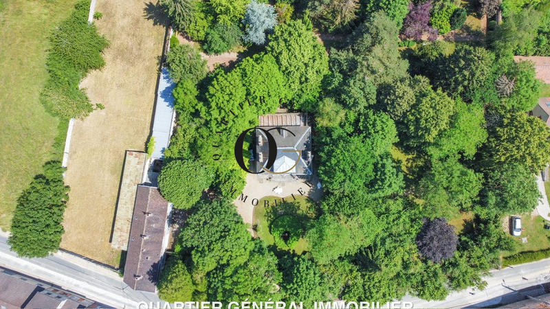 Maison de maîtres - 300 m² - 6 pièces