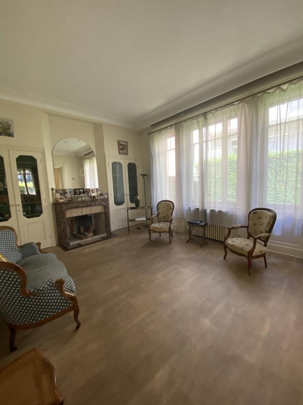 Maison - 232 m² - 8 pièces