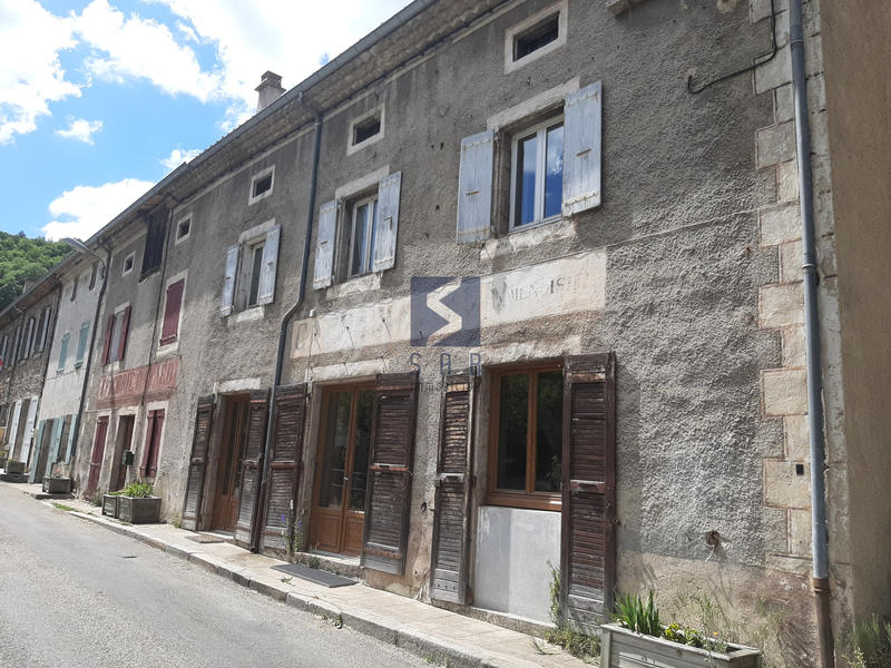 Maison - 213 m² - 8 pièces