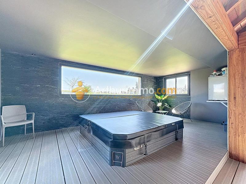 Maison - 370 m² - 5 pièces