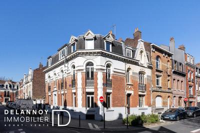 Maison - 210 m² - 8 pièces