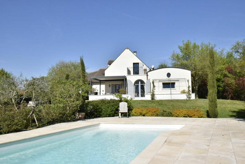 Maison - 5 264 m² - 5 pièces