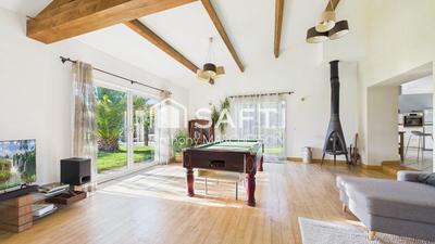 Maison - 157 m² - 6 pièces