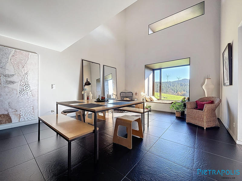 Maison - 200 m² - 5 pièces