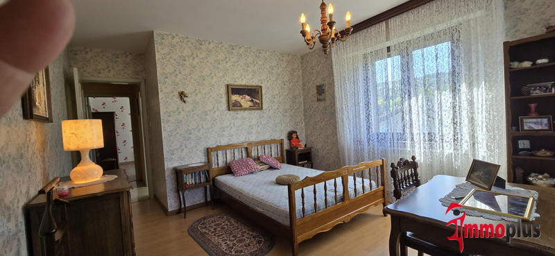 Maison - 143 m² - 7 pièces