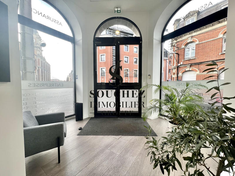 Bureau - 187 m² - 6 pièces