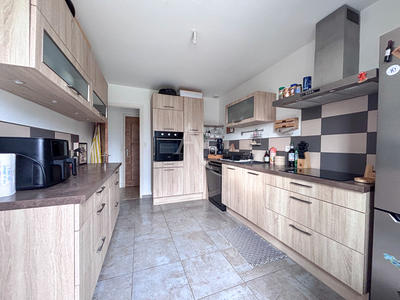 Maison - 95 m² - 5 pièces