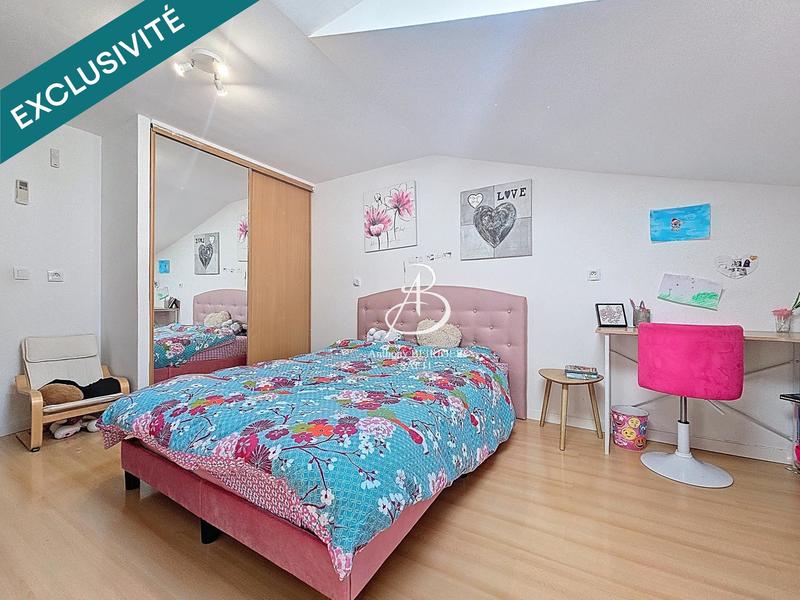 Maison - 240 m² - 8 pièces