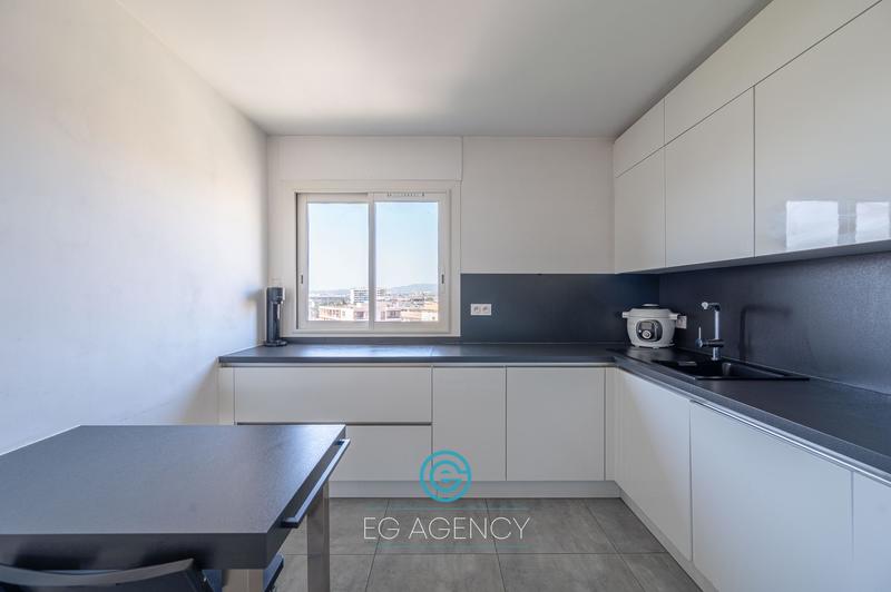 Appartement - 98 m² - 4 pièces