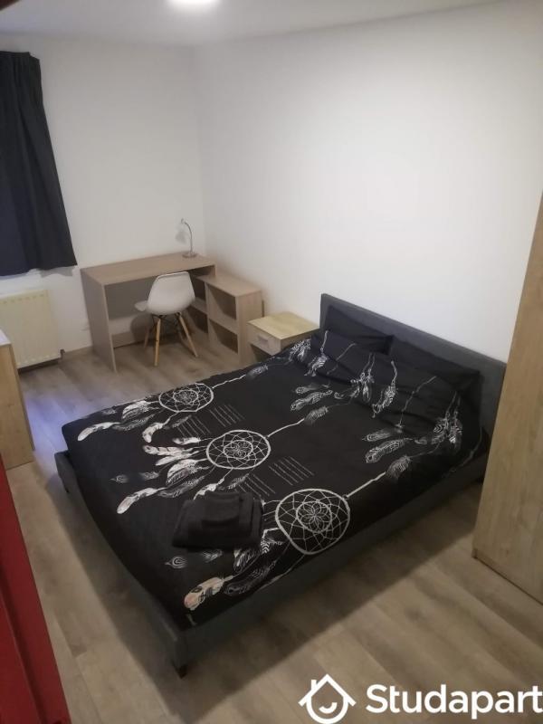 Chambre - 11 m² - 1 pièce