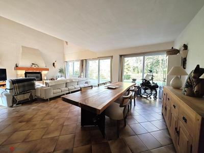 Maison - 200 m² - 6 pièces