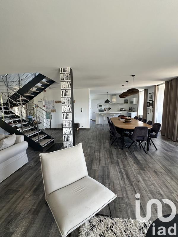 Maison - 227 m² - 9 pièces