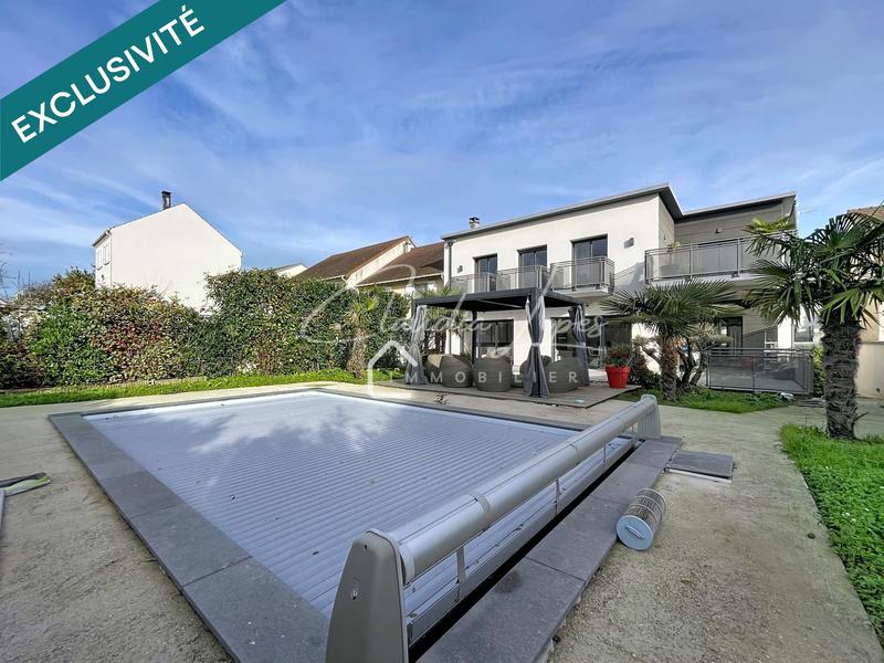 Maison - 368 m² - 9 pièces