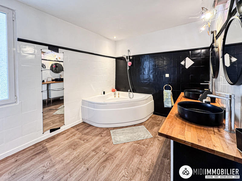 Maison ancienne - 205 m² - 7 pièces