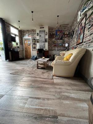 Immeuble - 140 m² - 7 pièces