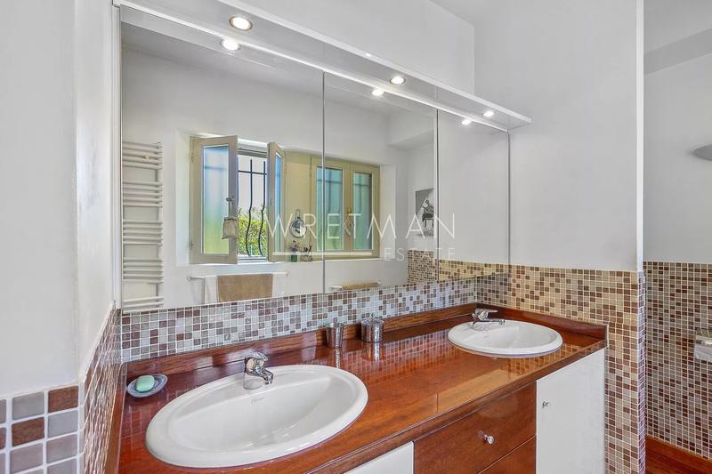 Villa - 436 m² - 5 pièces